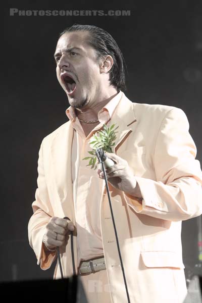 FAITH NO MORE - 2009-08-29 - SAINT CLOUD - Domaine National - Grande Scene - 